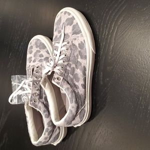 Vans women's leopard print shoes size 8